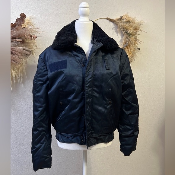 Avirex USAF Security Police Cold Weather Bomber Jacket with Faux Fur Collar - Picture 1 of 8